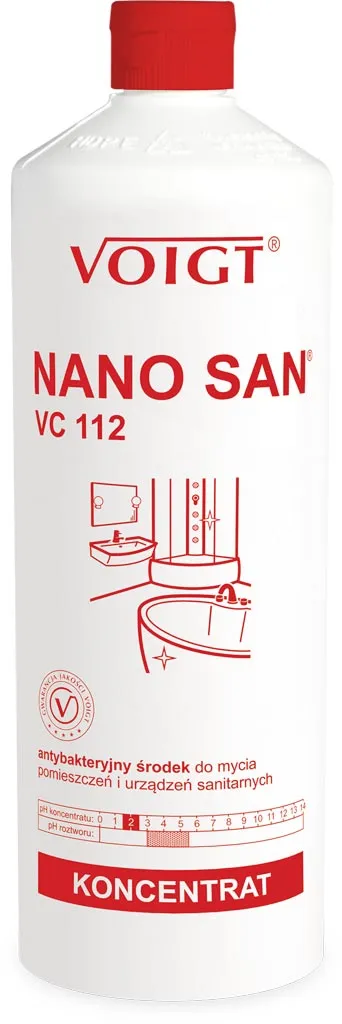 Opakowanie zawiera biały plastikowy pojemnik z czerwonymi napisami. Etykieta informuje, że produkt to Nano San VC 112 marki Voigt, koncentrat do mycia sanitariatów z grafiką umywalki i toalety.