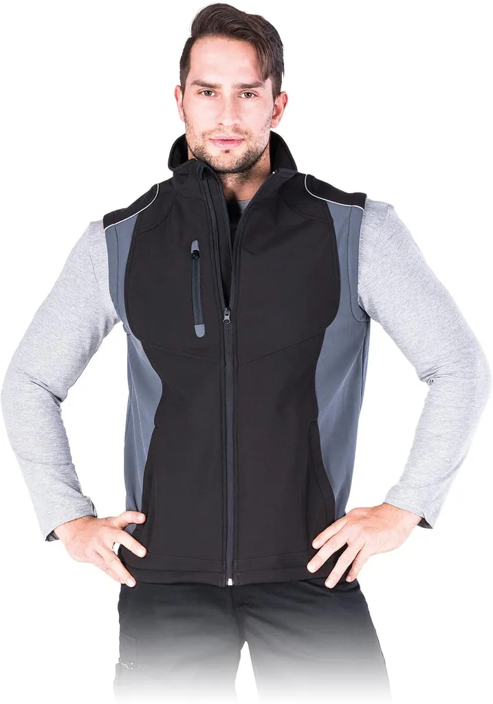 Bezrękawnik ochronny w kolorze czarnym z szarymi panelami bocznymi. Zapinany na zamek, z wysokim kołnierzem, wykonany z materiału przypominającego softshell.
