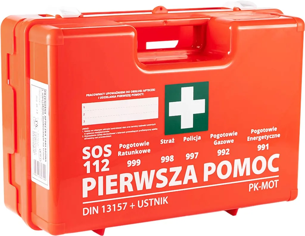 Pomarańczowa apteczka pierwszej pomocy z białym krzyżem. Posiada uchwyty i zamknięcia. Na obudowie widnieje napis