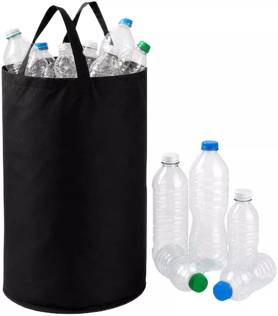 Torba BOTTLE-BAG do recyklingu butelek plastikowych i puszek kaucyjnych. Czarna, wysoka, z uchwytami do przenoszenia, pojemna na wiele butelek.