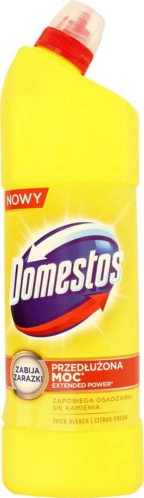 Butelka płynu do WC marki Domestos, kolor żółty. Posiada czerwoną nakrętkę i etykietę z napisem