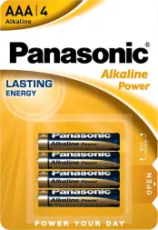Opakowanie baterii Panasonic Alkaline Power, typ AAA/LR03, zawiera 4 sztuki. Opakowanie w kolorze żółtym z napisami 