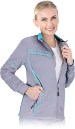 Bluza ochronna w kolorze szarym z turkusowymi wstawkami, posiada zamek błyskawiczny oraz kilka kieszeni. Jest dopasowana i ma długie rękawy.