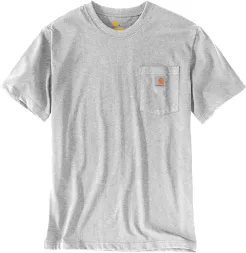 T-shirt męski w kolorze szarym z krótkimi rękawami. Ma prosty krój oraz małą, naszywaną kieszonkę na piersi z pomarańczowym logo.