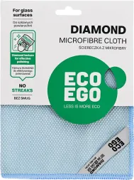 Ściereczka z mikrofibry marki DIAMOND, przeznaczona do czyszczenia powierzchni szklanych. Produkt jest bardziej ekologiczny, jak wskazuje etykieta 