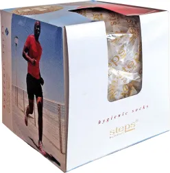 Opakowanie stopki higieniczne sportowe. Pudełko jest kolorowe, z wizerunkiem biegającego mężczyzny, okienkiem prezentującym produkt oraz napisem 