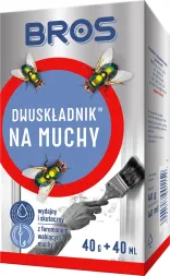 Opakowanie produktu do zwalczania much, zawiera 40 g proszku i 40 ml płynu. Opakowanie białe z niebiesko-czerwonymi akcentami i grafiką much.