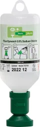 Płyn do płukania oczu Eye Wash 0,9% Sodium Chloride, pojemność 500 ml. Butelka z etykietą zawiera instrukcje użycia i datę ważności (2022-12). Produkt przeznaczony jest do użytku w sytuacjach awaryjnych.