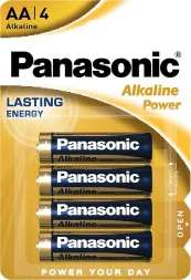 Opakowanie czterech baterii alkalicznych Panasonic Alkaline Power LR6/AA. Baterie mają nadrukowane logo Panasonic oraz nazwę 