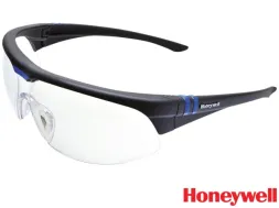 Okulary ochronne Honeywell Millennia 2G z przezroczystymi soczewkami i czarną oprawką. Posiadają regulowane zauszniki i niebieski akcent kolorystyczny przy zawiasach. Logo marki widoczne na bocznej części oprawki.
