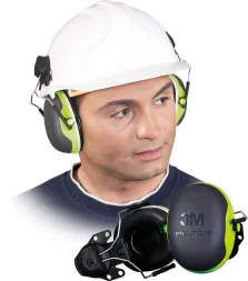Nauszniki przeciwhałasowe 3M™ Peltor™ X4P3, mocowane do hełmu, mają czerwono-czarne zamocowanie i zielone muszle.