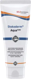 Tuba białego kremu do rąk Stokoderm Aqua Pure, zaprojektowana w kolorach biało-niebiesko-pomarańczowych. Na opakowaniu jest napisane, że krem jest hipoalergiczny i bezbarwny.