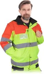 Kurtka ochronna ocieplana typu 2w1, w jaskrawych kolorach fluorescencyjnych: pomarańczowym i żółtym, z szarymi i srebrnymi elementami odblaskowymi. Ma wielowarstwowy design, z możliwością odpięcia wewnętrznej warstwy, zapinana na zamek.