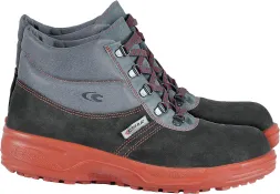 Buty zawodowe New Dachdecker to sznurowane buty z wysoką cholewką, wykonane z połączenia szarego i czarnego materiału, z czerwoną podeszwą.