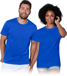 Niebieski T-shirt unisex o klasycznym kroju z krótkimi rękawami. Idealny dla każdej płci.